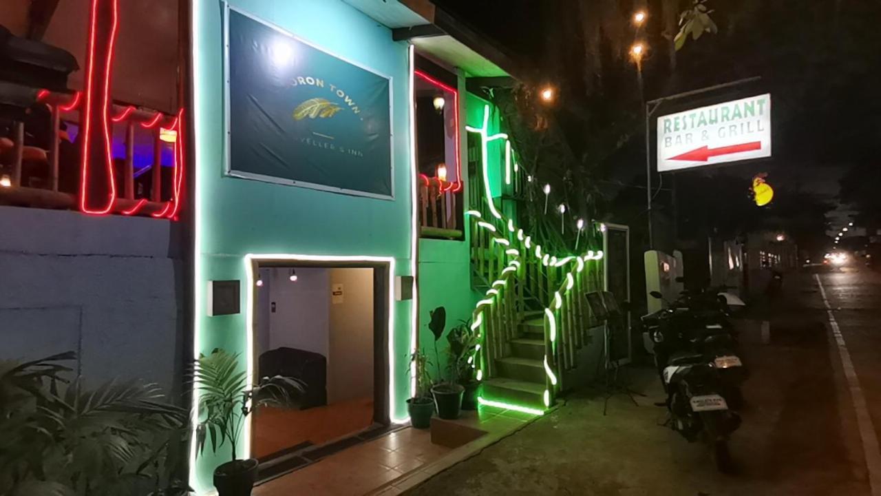 Coron Town Traveller'S Dormitory Exterior foto