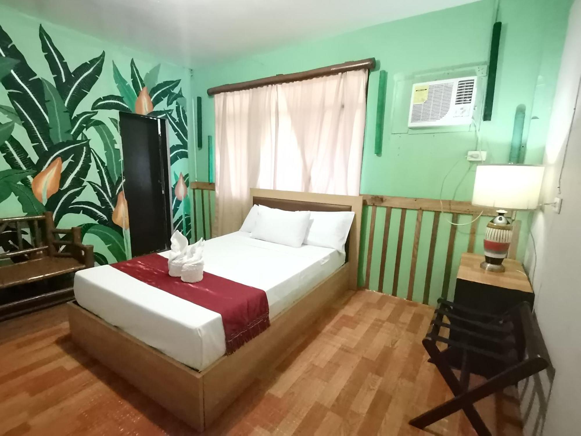 Coron Town Traveller'S Dormitory Exterior foto