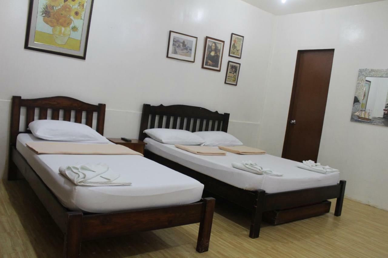 Coron Town Traveller'S Dormitory Exterior foto