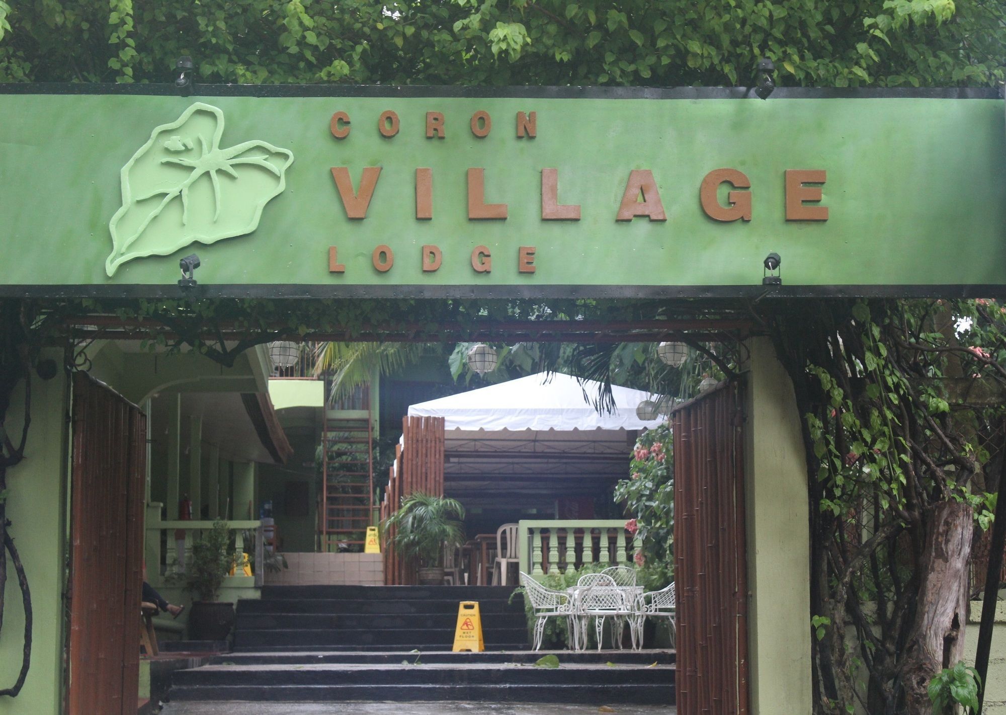 Coron Town Traveller'S Dormitory Exterior foto